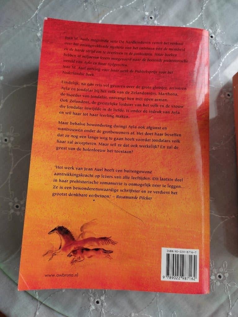 Aardekinderen boeken deel 1, 2, 4 en 5 - 5 euro per boek, Ophalen of Verzenden, Zo goed als nieuw, Jean M. Auel