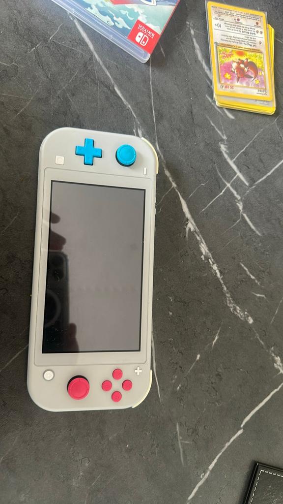 Nintendo switch lite pokemon zacian en zamazente editie, Ophalen of Verzenden, Zo goed als nieuw