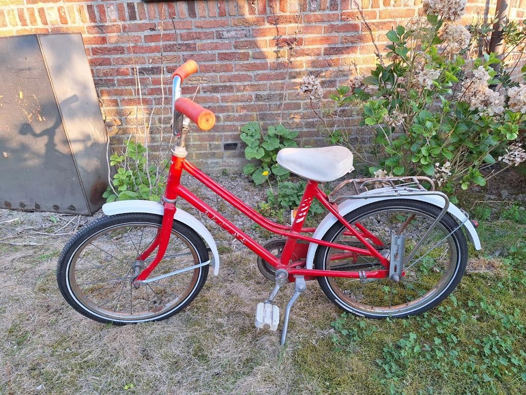 Vintage kinderfiets rood - 20 inch, Fietsen en Brommers, Fietsen | Kinderfietsjes, Gebruikt, 20 inch of meer, Terugtraprem, Ophalen
