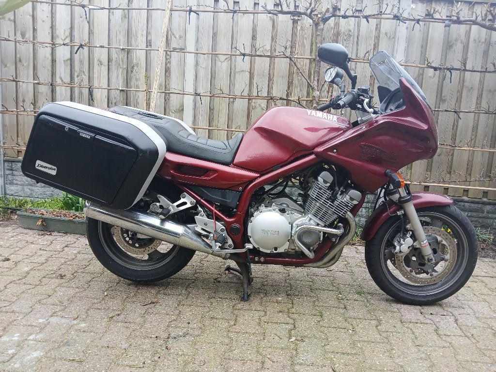 Yamaha XJ900 Diversion Toermotor met zijkoffers, 4 cilinders, Gebruikt, 900 cc, Particulier