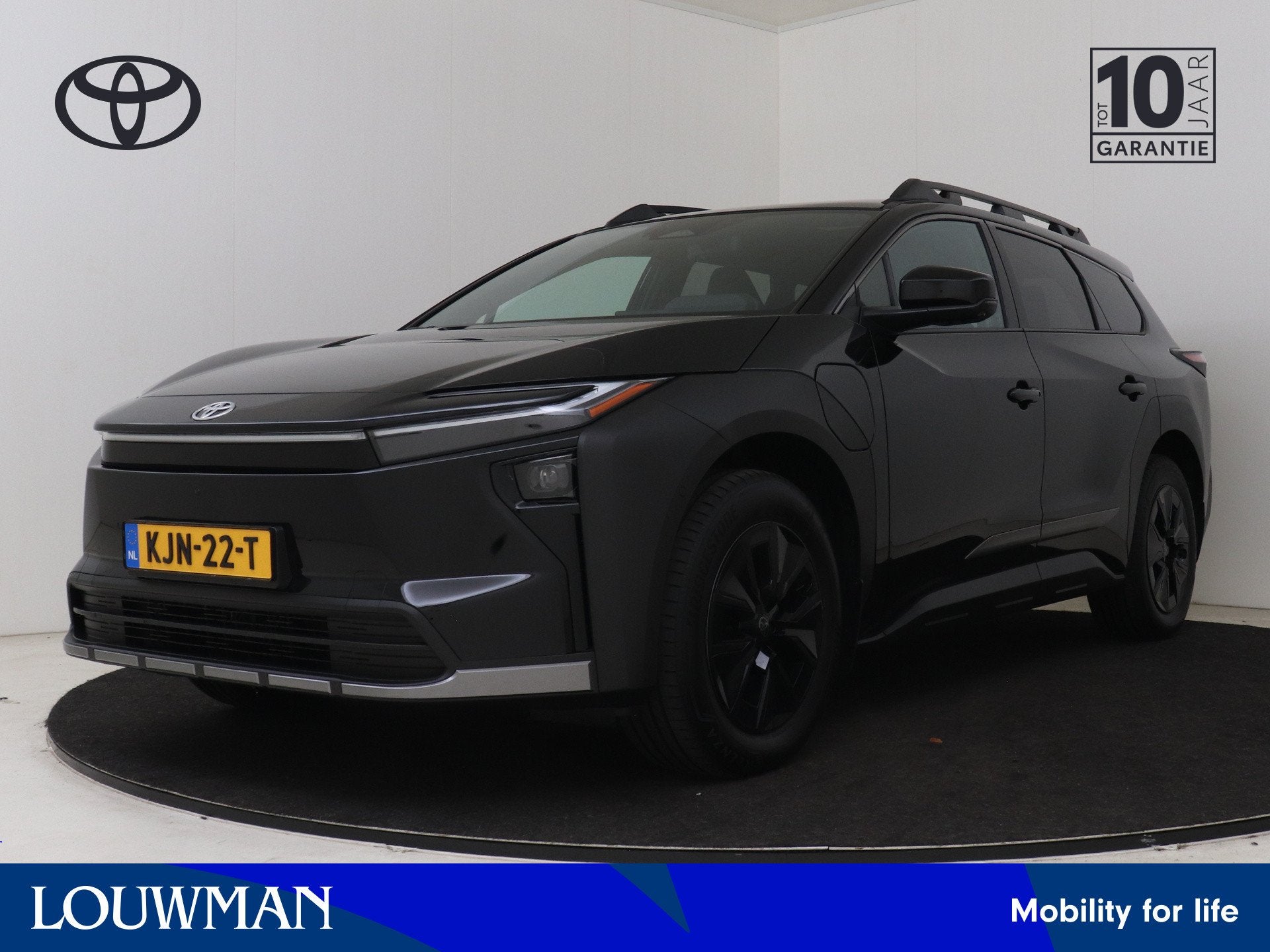 Toyota bZ4X Touring Executive AWD 75 kWh | Panorama dak | St, Auto's, Automaat, 204 min, 24 min, Zwart