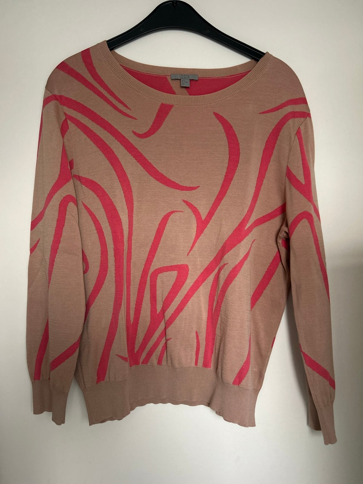 COS trui met abstracte print - Maat M, Ophalen of Verzenden, Zo goed als nieuw, Maat 38/40 (M), Beige
