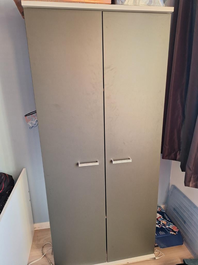 slaapkamerset (bed, kledingkast en klein kastje), Ophalen, Gebruikt, Eenpersoons