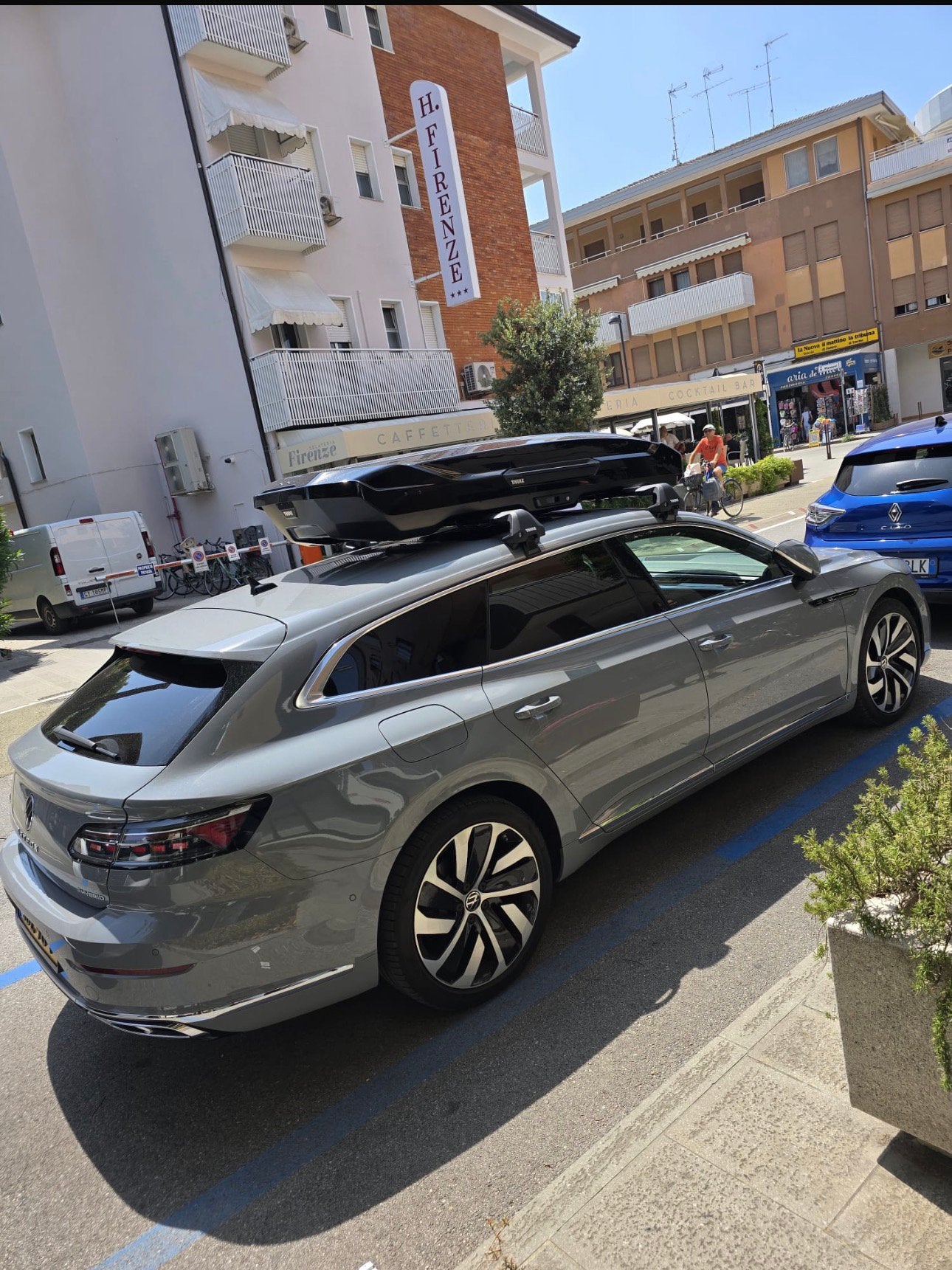 Thule Motion 3 XL Low + WingBar Edge | ZGAN | 1x gebruikt, Auto diversen, Dakkoffers, Ophalen, Zo goed als nieuw
