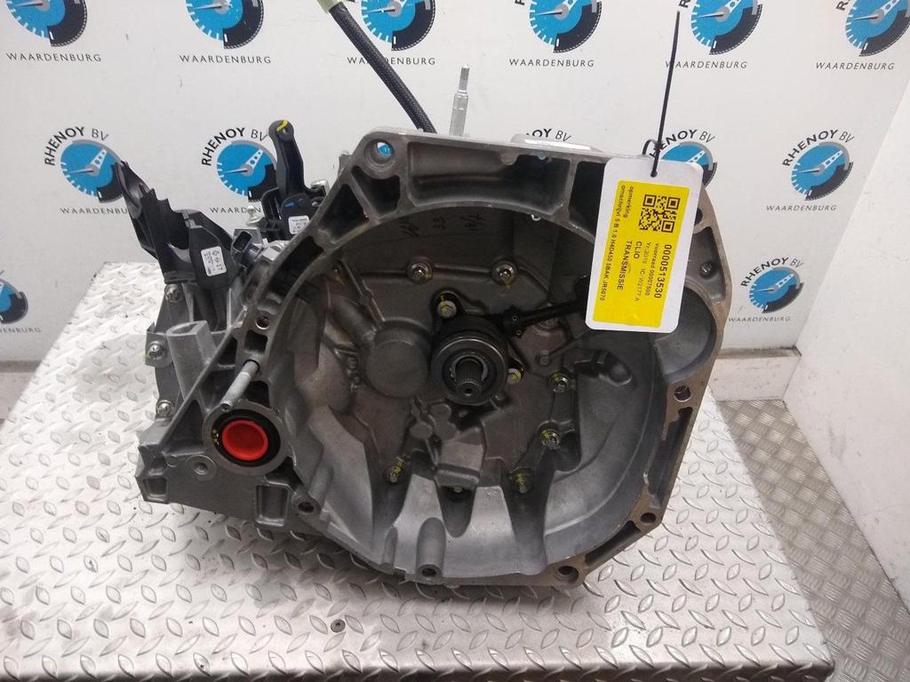 DACIA DUSTER TRANSMISSIE / VERSNELLINGSBAK JR5066 2019, Ophalen of Verzenden, Gebruikt, Stiba lid