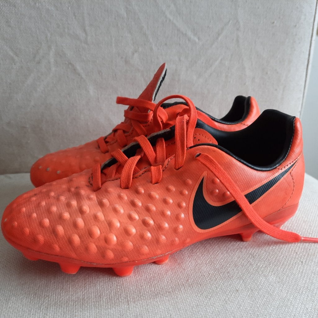 NIKE Magista voetbalschoenen oranje maat 31, Gebruikt, Jongen of Meisje, Ophalen of Verzenden, Nike