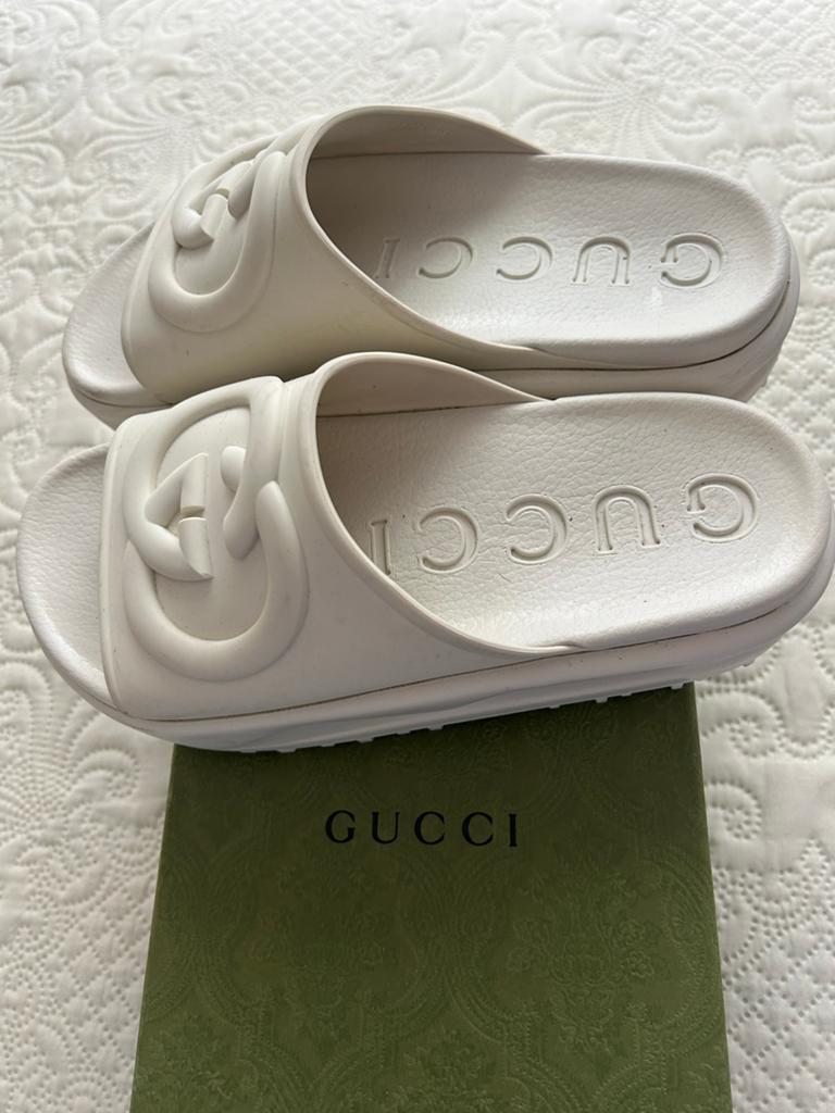 Gucci Rubber GG Sandalen - Maat 36, Ophalen of Verzenden, Gedragen, Wit, Slippers
