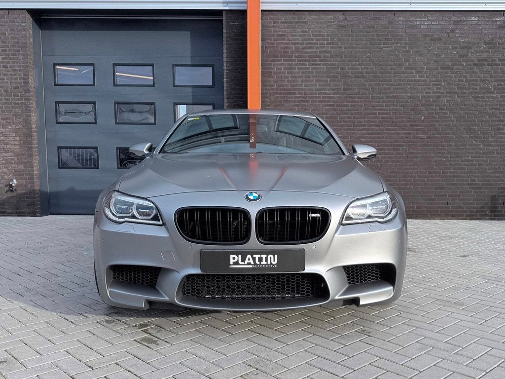 BMW 5-serie M5 30 Jahre | 2014 | Keramisch | Akra | Softcl., Auto's, Automaat, Achterwielaandrijving, Gebruikt, 2000 kg