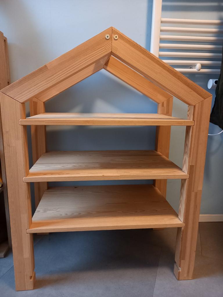 Houten kinderboekenkast in huisvorm, Ophalen of Verzenden