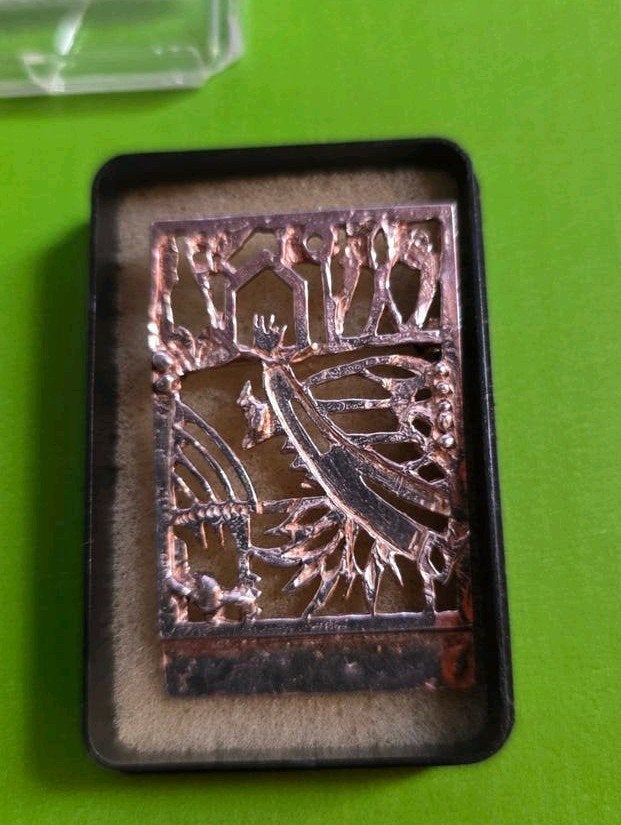 Vintage Broche Jeroen Krabbé - 1999, Sieraden, Tassen en Uiterlijk, 4 tot 7 cm, Gebruikt, Verzenden, Zilver
