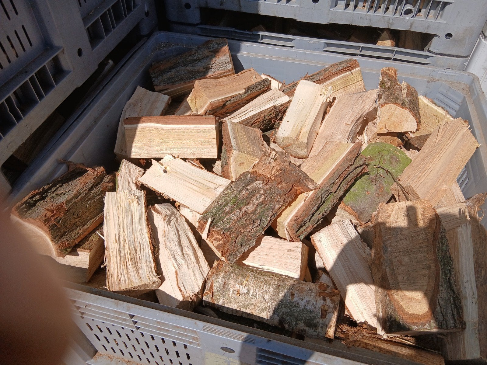 Diverse soorten haardhout in bak, Minder dan 3 m³, Ophalen of Verzenden, Overige houtsoorten, Blokken