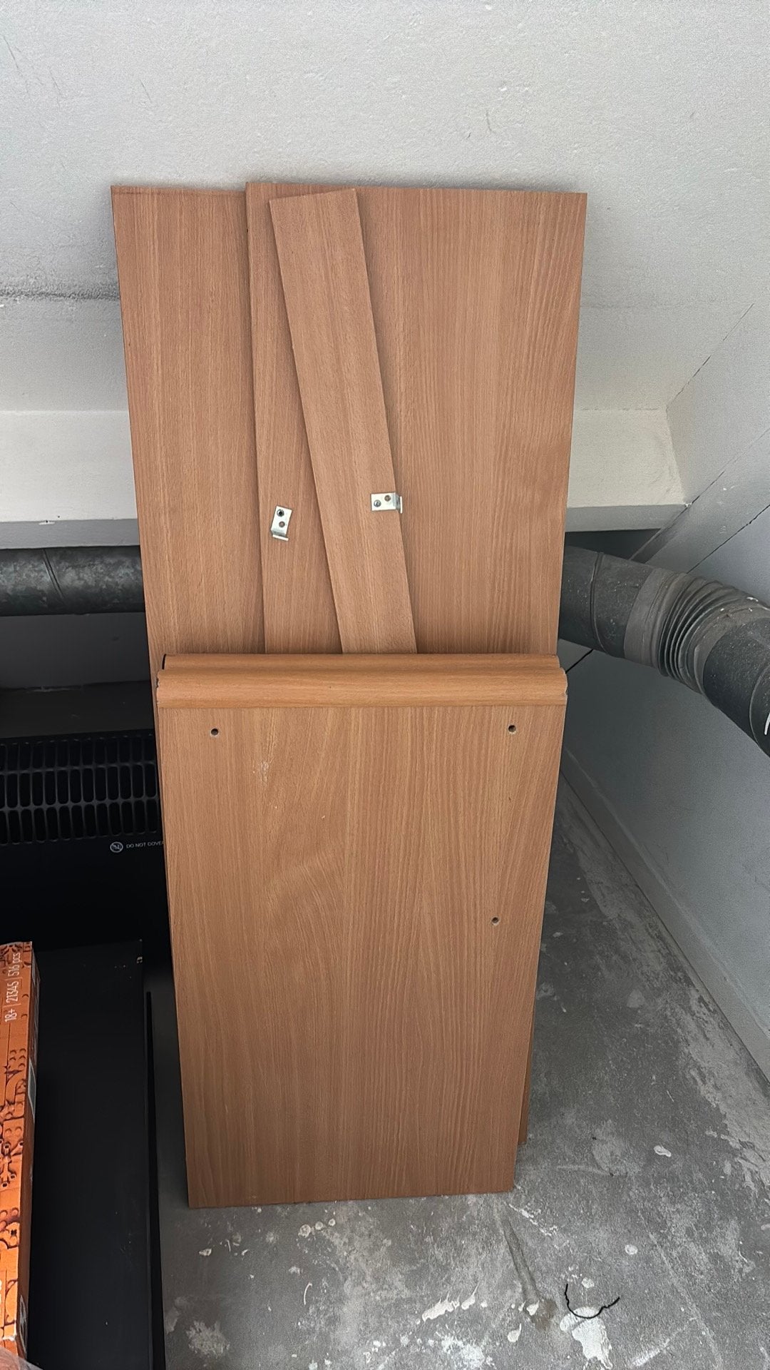 Tafeltje / mini bureau Gratis op te halen, Huis en Inrichting, Kasten | Wandmeubels, Ophalen of Verzenden, Zo goed als nieuw, Minder dan 150 cm