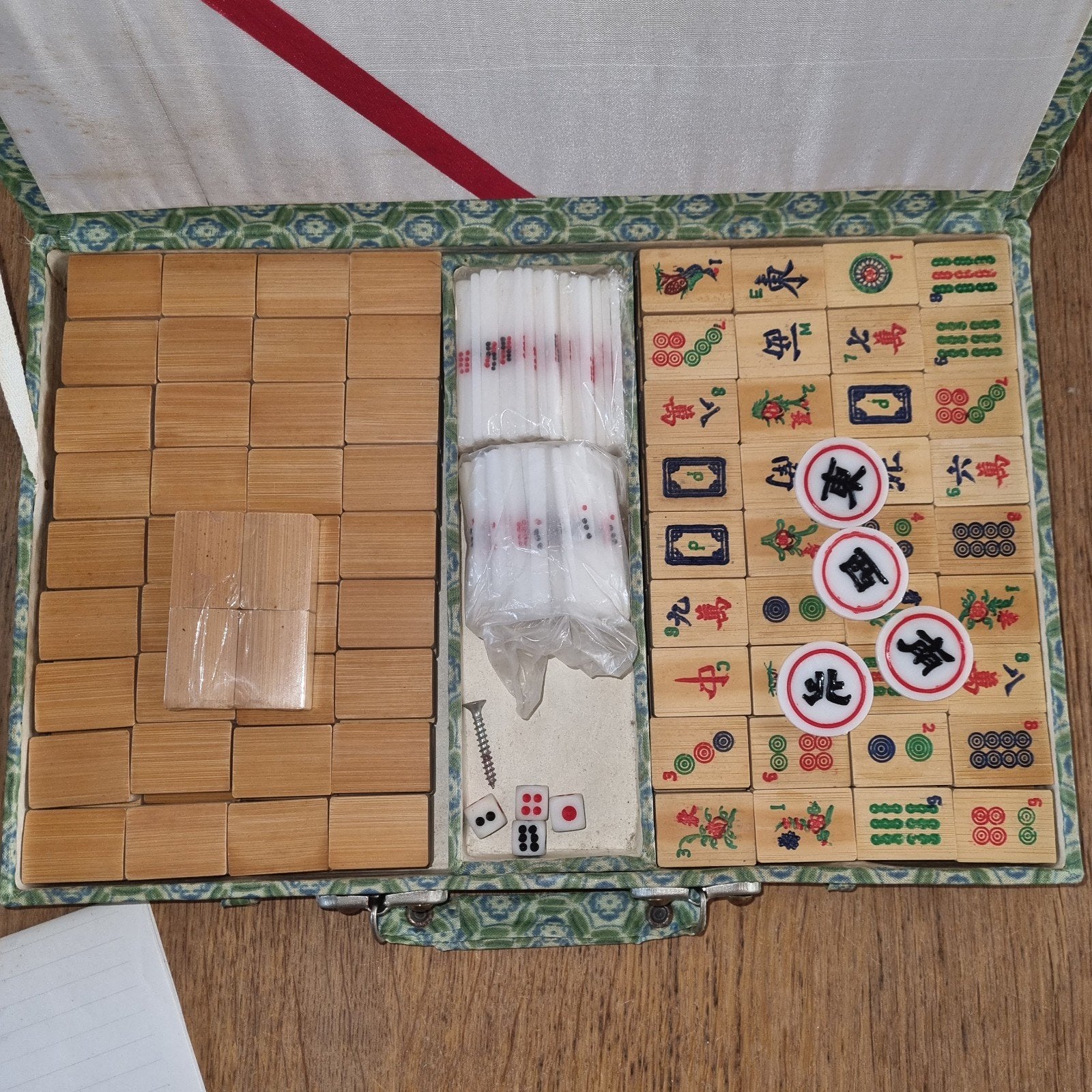 Chinese gezelschapsspel Mahjong, Ophalen