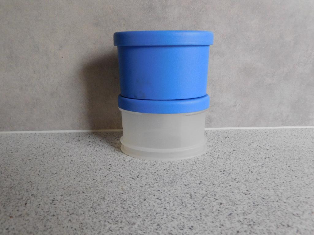 Tupperware Orient Pepermolen en bus 125 ml. Blauw, Huis en Inrichting, Keuken | Tupperware, Ophalen of Verzenden, Zo goed als nieuw