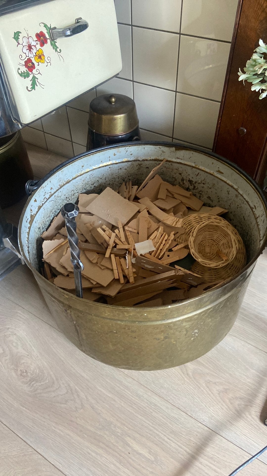 Geel koperen bloembak/houtbak, Ophalen, Zo goed als nieuw, Overige materialen