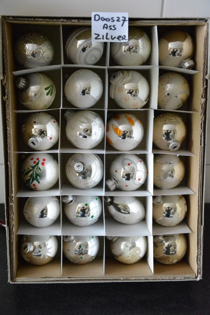 Kerstballen zilver Doos 27, Ophalen of Verzenden, Zo goed als nieuw