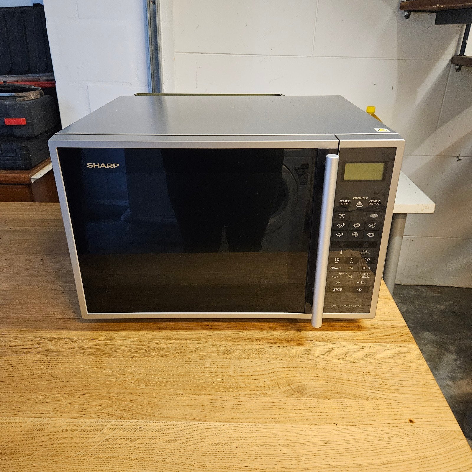 Sharp Combimagnetron R961 - Zilver/Zwart - Zo goed als nieuw, Witgoed en Apparatuur, Ophalen, Combimagnetron, Zo goed als nieuw
