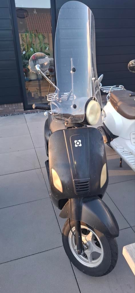 2 Scooters: IVA Lux50 (2012) & Wangye (2013) - Opknappers, Fietsen en Brommers, Snorfietsen en Snorscooters, Ophalen, Gebruikt