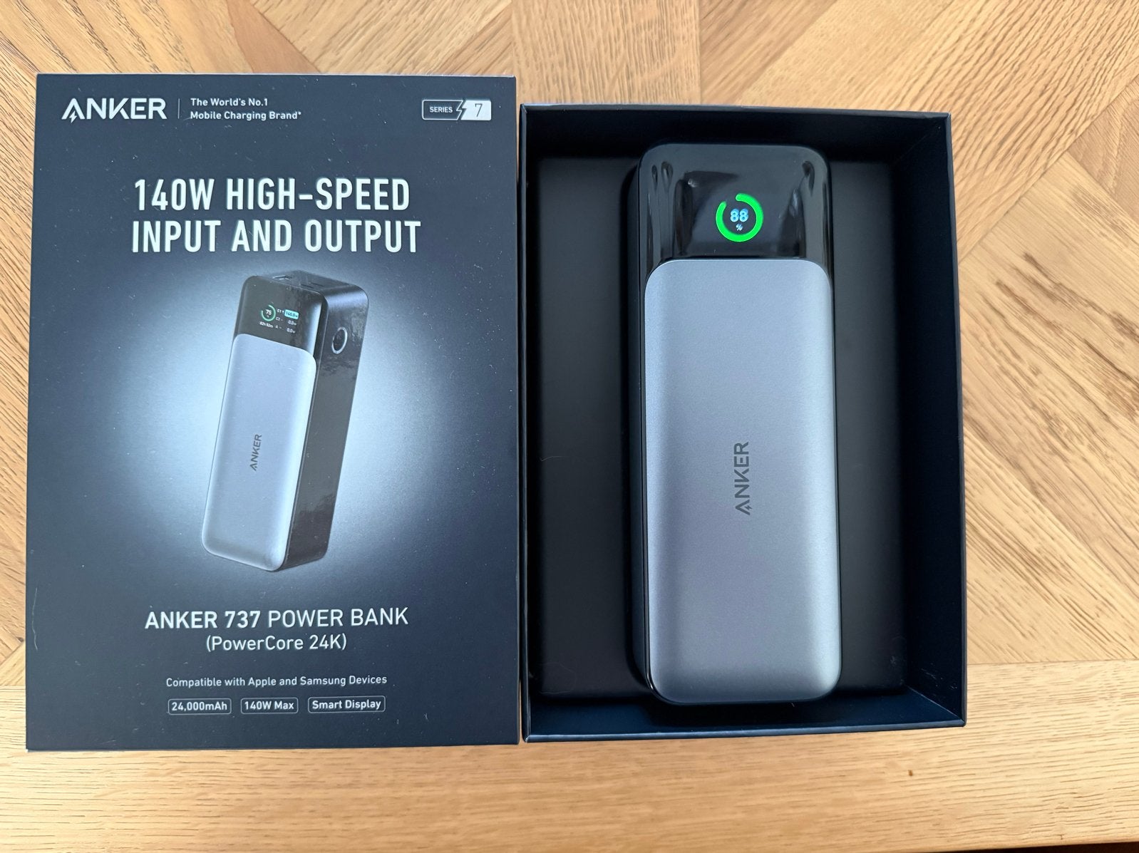 Anker 737 Power Bank (PowerCore 24K) - 140W, Ophalen of Verzenden, Zo goed als nieuw