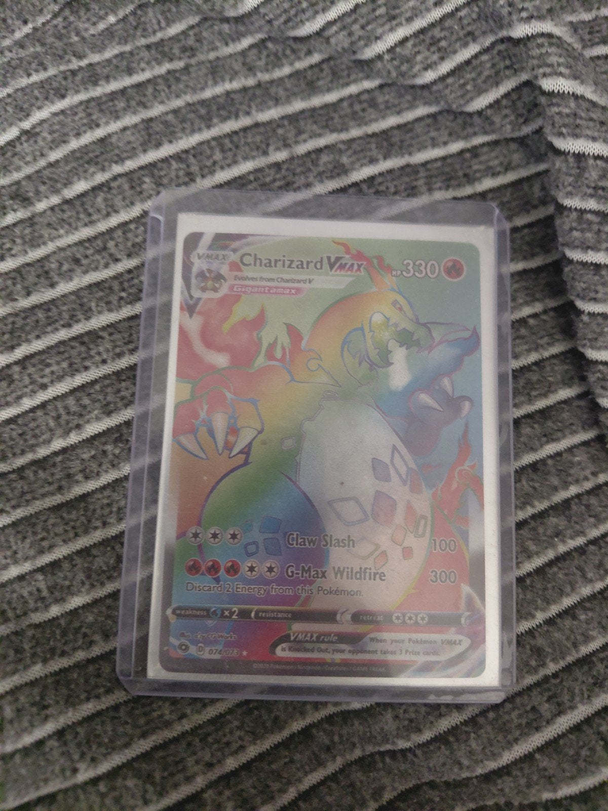Charizard vmax rainbow, Ophalen