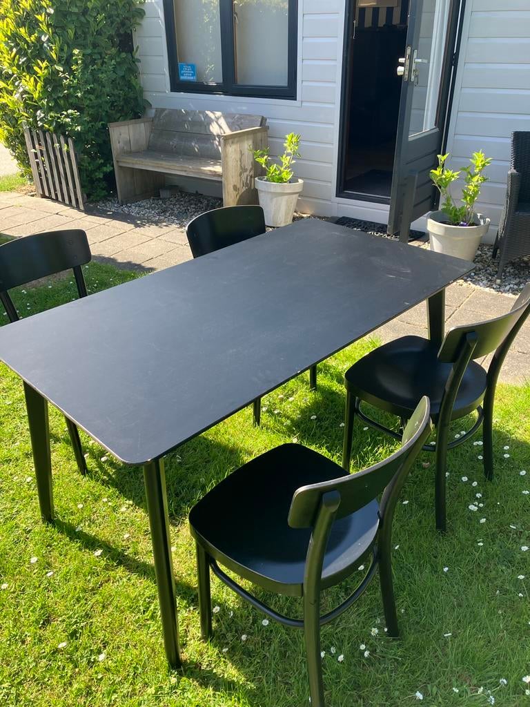 Zwarte  tafel met 4 stoelen (IKEA), Huis en Inrichting, Tafels | Eettafels, Ophalen, Gebruikt, Rechthoekig, 50 tot 100 cm