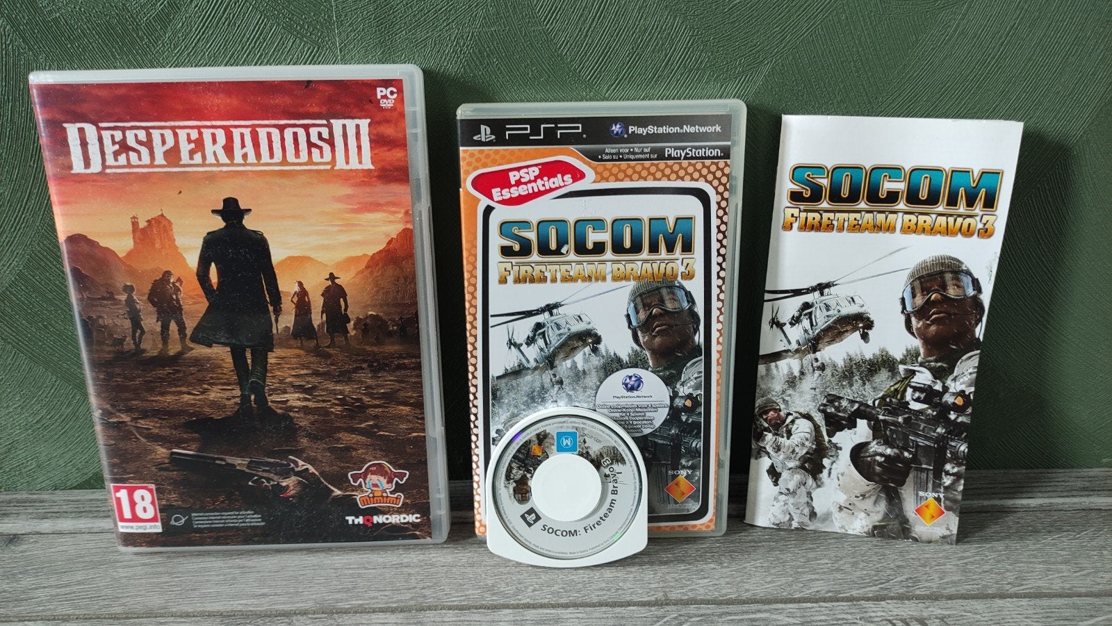 Socom fireteam bravo 3 psp en gratis desperados 3 pc game, Ophalen of Verzenden, Zo goed als nieuw