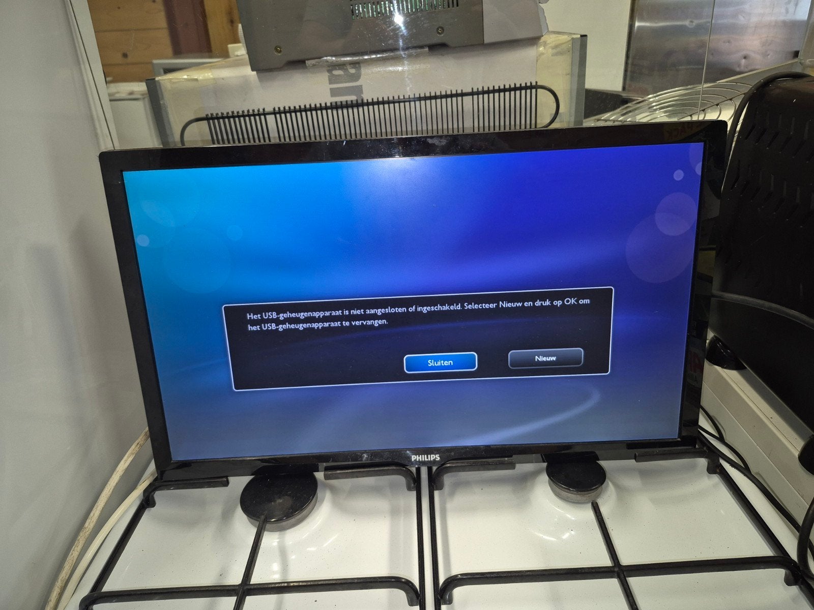 Leuke 24 inchphil led smart tv voor in de caravan of camper, Ophalen, Philips