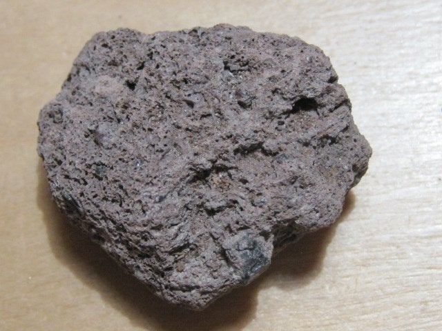 min. 2x ruwe edelsteen LAVA (6), Verzenden, Mineraal