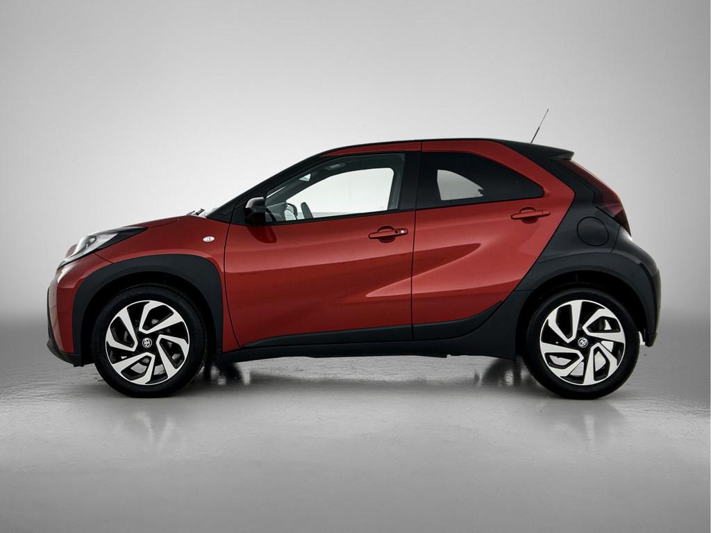 Toyota Aygo X 1.0 VVT-i S-CVT Pulse | Navigatie | Parkeersen, 12 maanden, Stof, Gebruikt, 4 stoelen