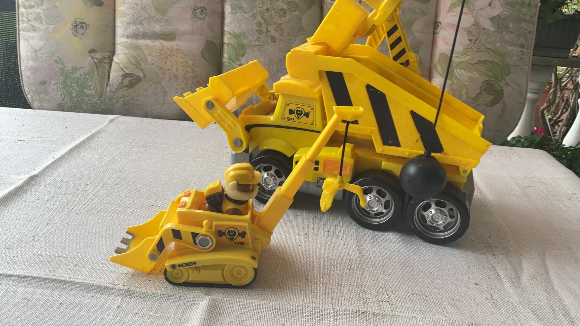 Paw patrol Rubble’s  de luxe voertuig en kleine Rubble auto, Ophalen of Verzenden, Zo goed als nieuw