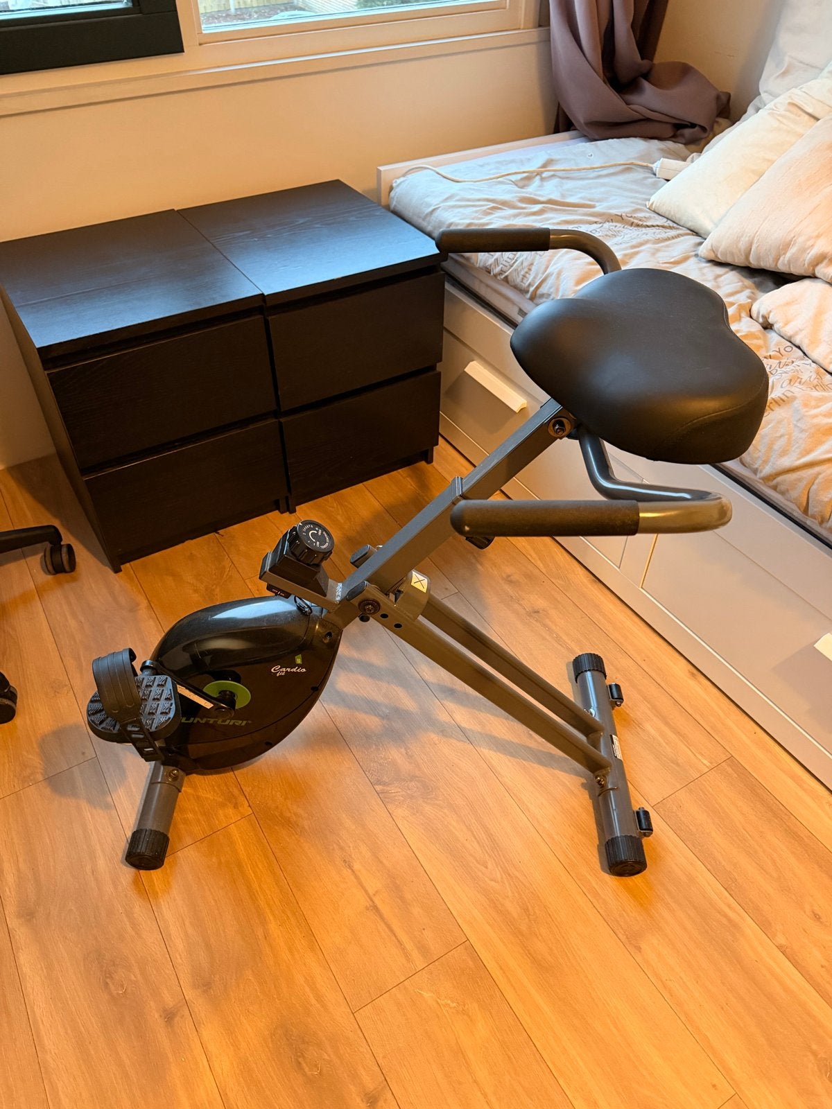 Tunturi Deskbike in goede staat, Ophalen, Zo goed als nieuw, Metaal, Benen