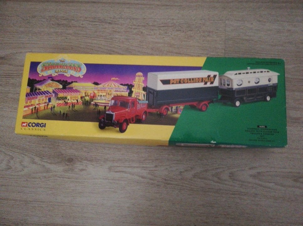 Corgi Classics Pat Collins Fair Set - Zo goed als nieuw, Ophalen of Verzenden, Zo goed als nieuw, Bus of Vrachtwagen, Corgi