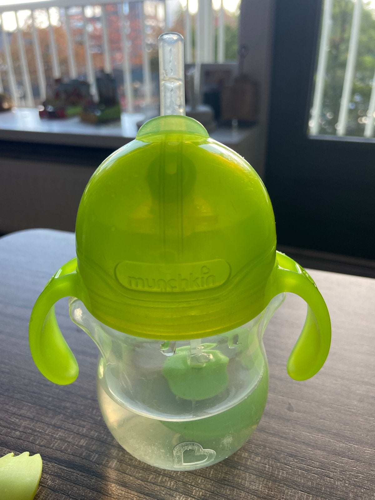 Munchkin antilekbeker met rietje en handvatten, Ophalen of Verzenden, Gebruikt