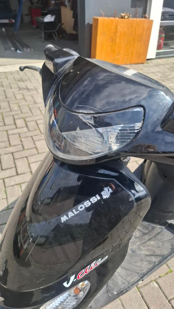 Mooie Peugeot V-Clic 80cc, Fietsen en Brommers, Scooters | Peugeot, Ophalen
