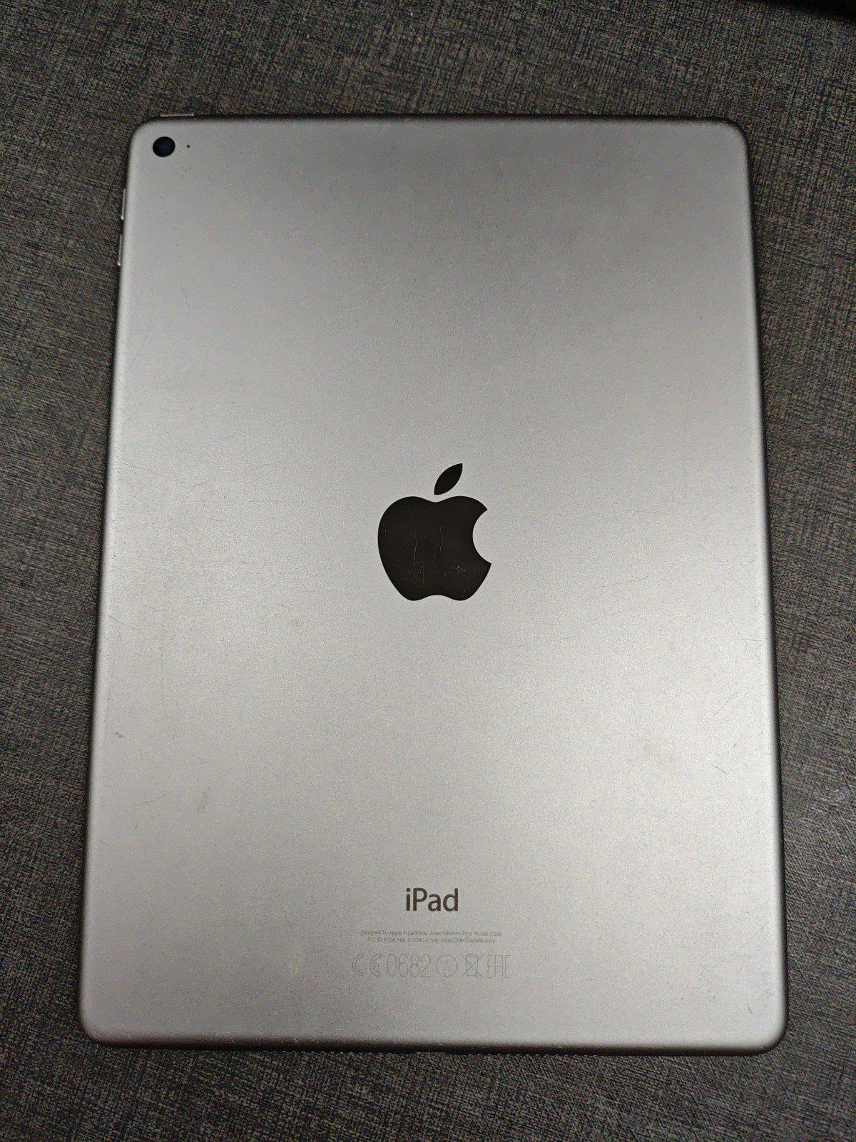 Foto 4 van iPad Air2 64GB Wifi Space Grey (Zwart) incl. lader + Kabel