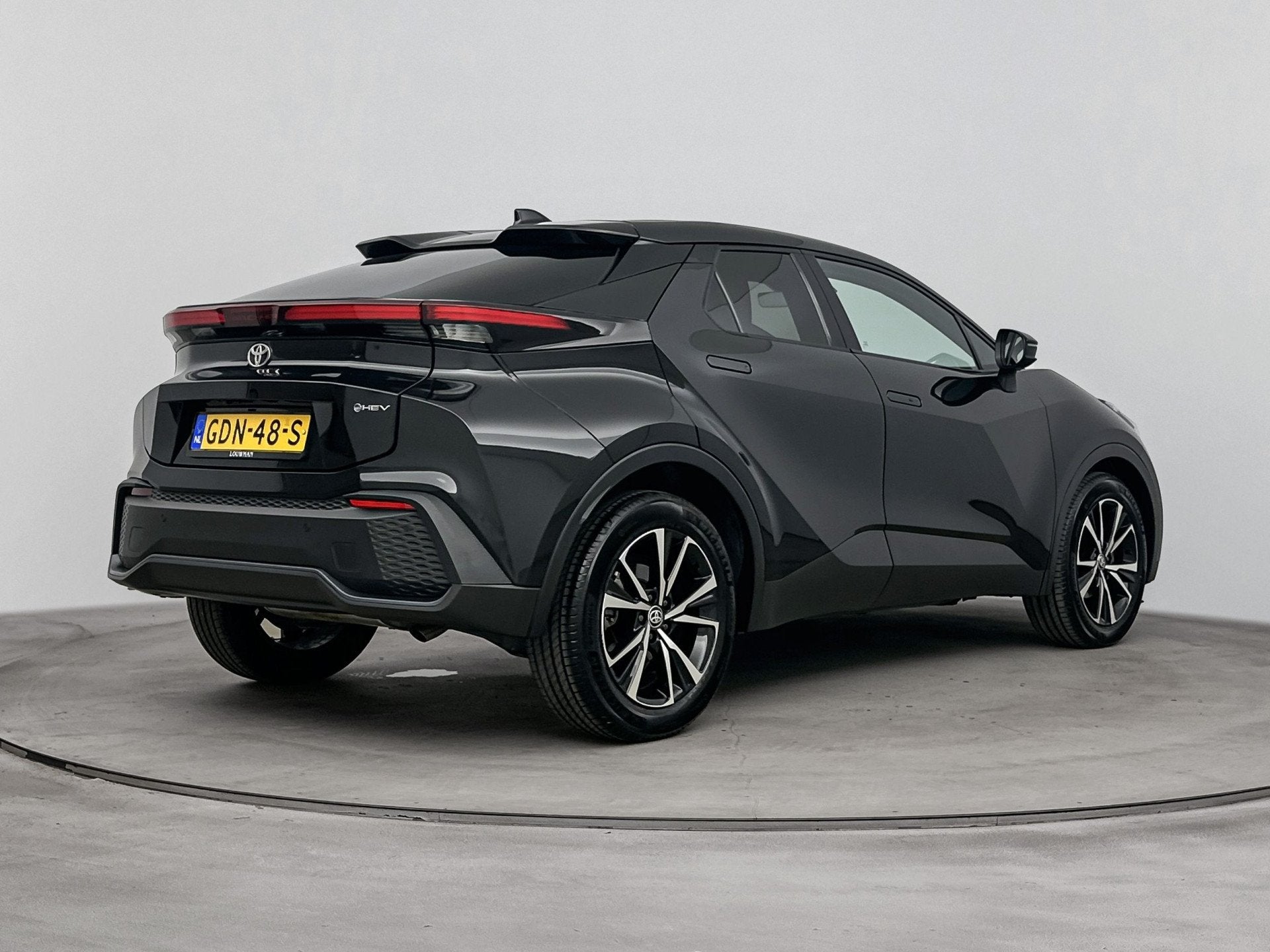 Toyota C-HR 1.8 Hybrid 140 Dynamic | Parkeersensoren | Apple, 12 maanden, Stof, 4 cilinders, Origineel Nederlands
