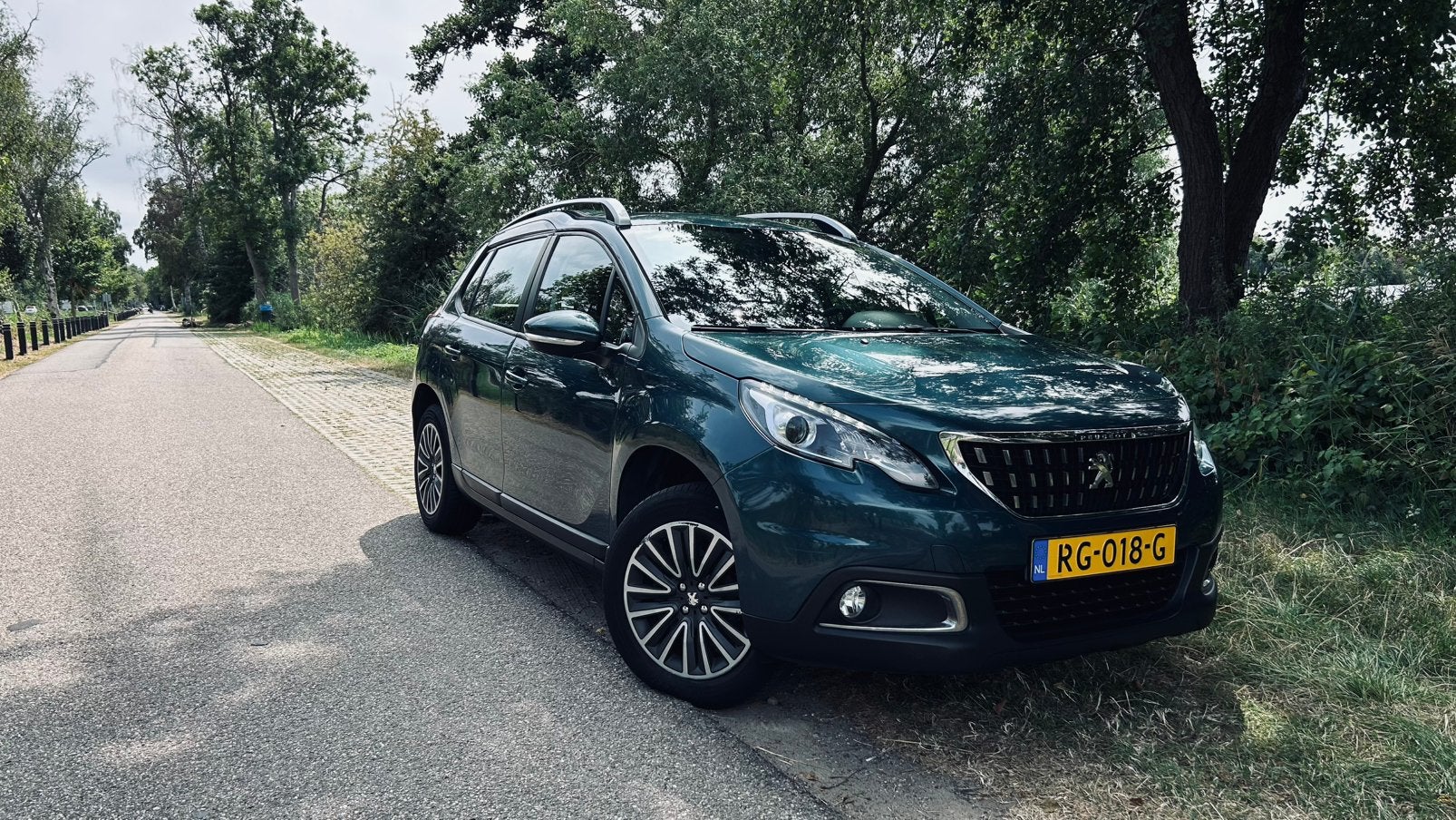 Peugeot 2008 1.2 VTI 81KW 2017 Groen, Auto's, Voorwielaandrijving, 1250 kg, Origineel Nederlands, Handgeschakeld