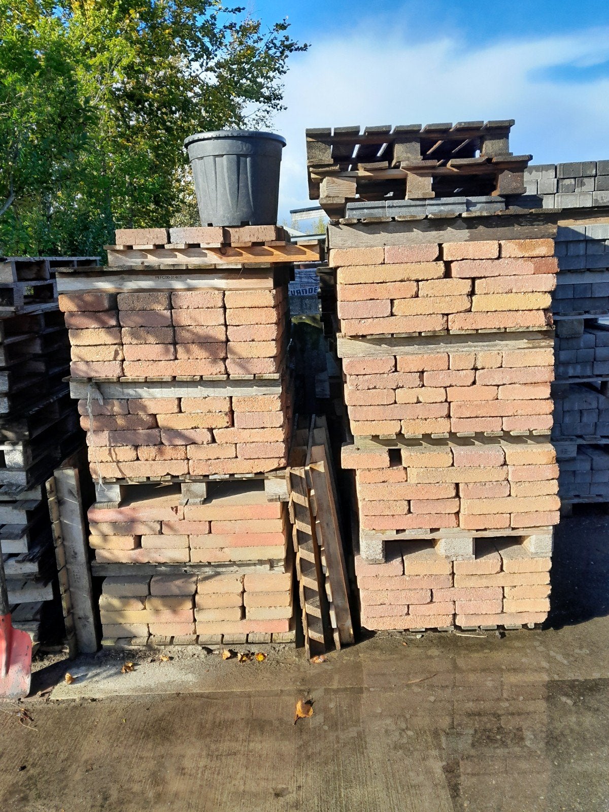 38 m2 gebruikte betonstenen in wildverband, Ophalen of Verzenden, Gebruikt, Beton