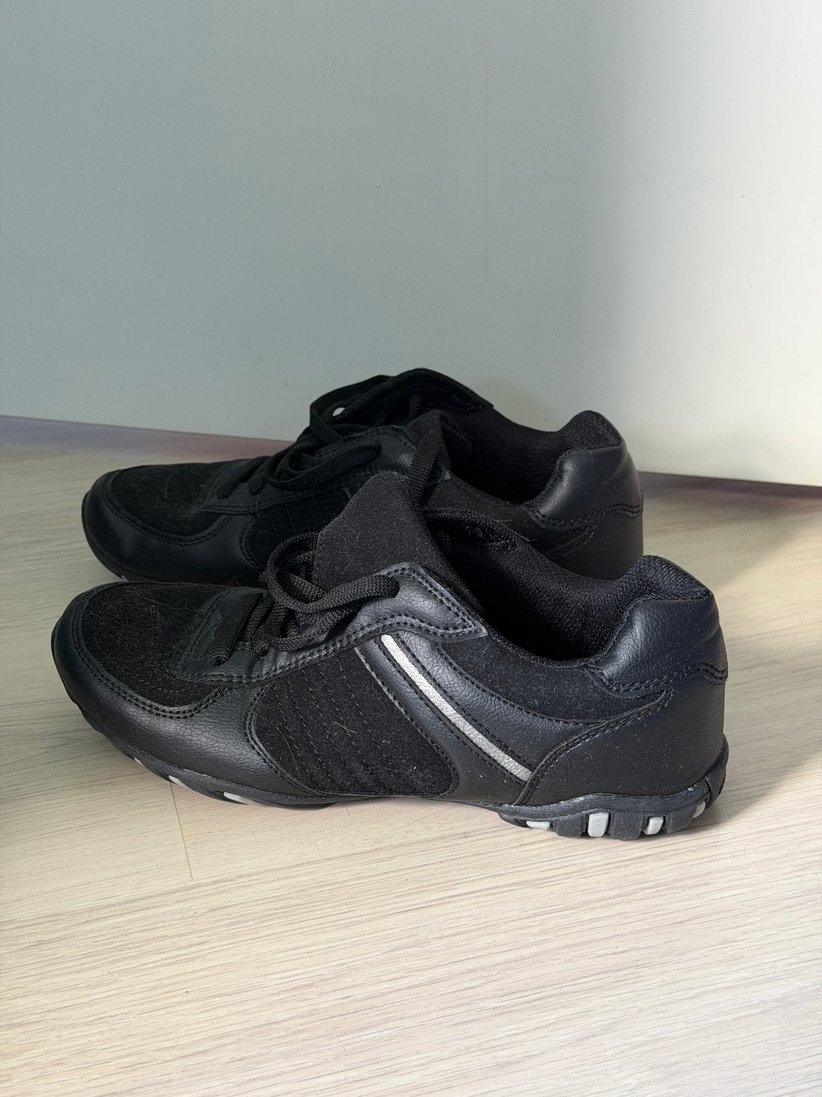 Basic zwarte sneakers maat 39 van Ladyflex, Kleding | Dames, Zwart, Ophalen of Verzenden, Sneakers of Gympen, Zo goed als nieuw