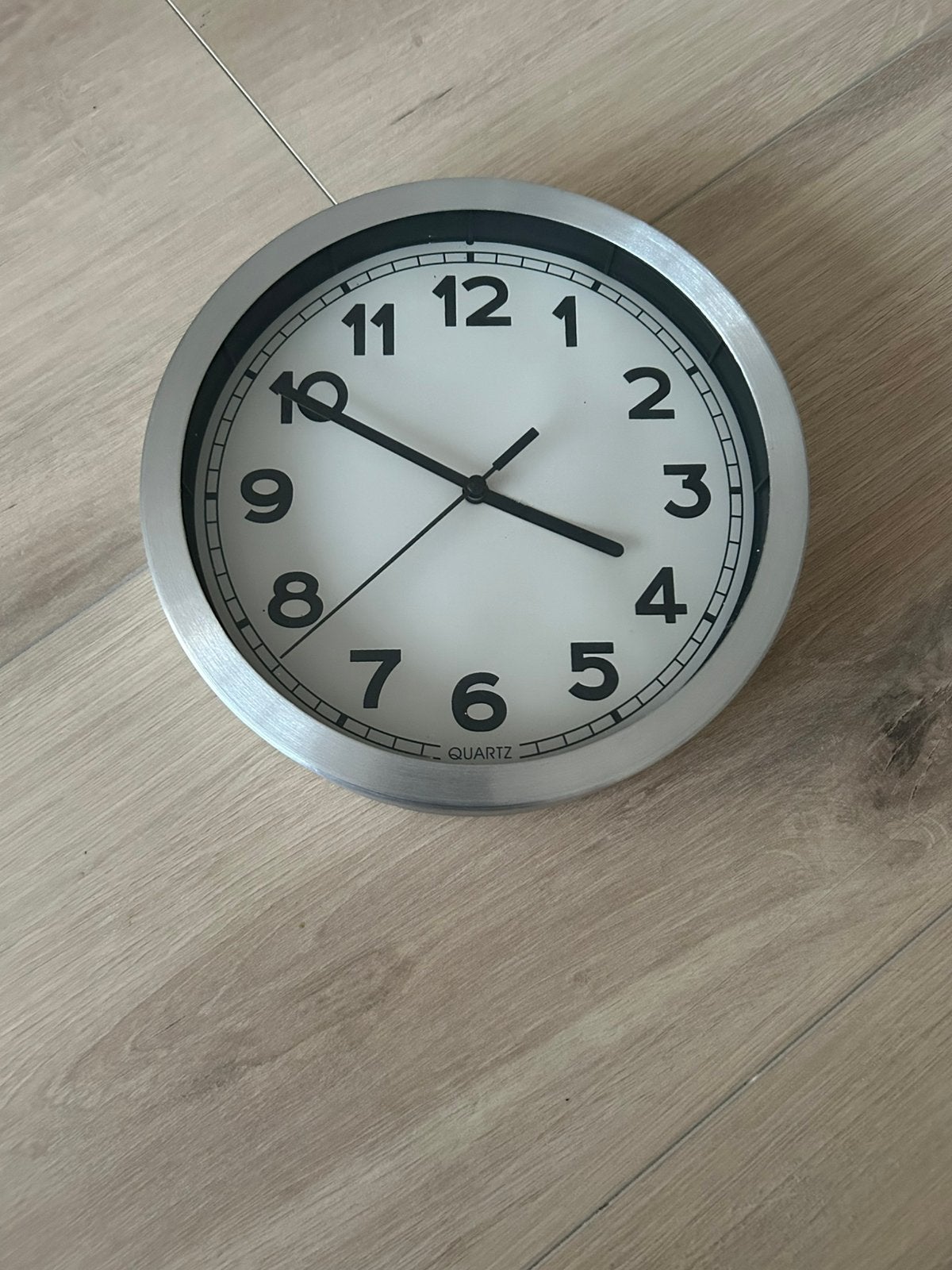 Wandklok klein, Ophalen of Verzenden, Zo goed als nieuw, Analoog, Wandklok