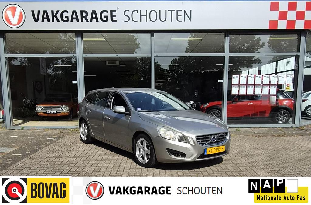 Volvo V60 1.6 T3 Kinetic, Auto's, Voorwielaandrijving, 15 km/l, Gebruikt, Zwart