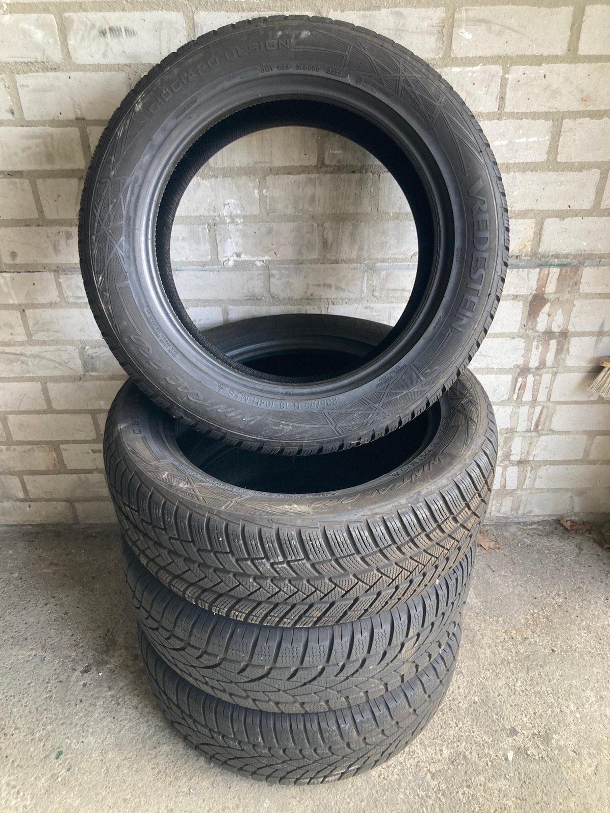 4 X Winterbanden 235 / 55 R 18 104 H Vredestein / Dunlop 7MM, Ophalen