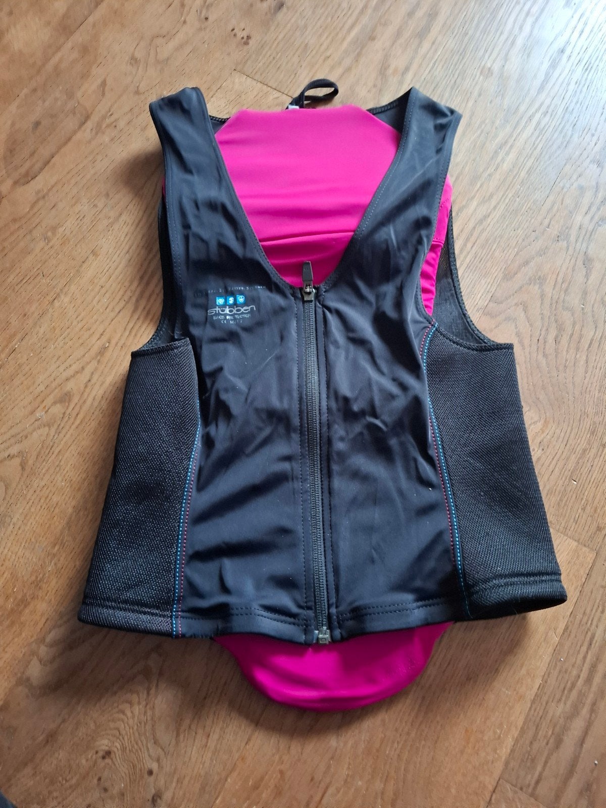 Stubben rugprotector s, Dieren en Toebehoren, Paardrijkleding, Stubben.com, Ophalen of Verzenden, Zo goed als nieuw, Stubben.com
