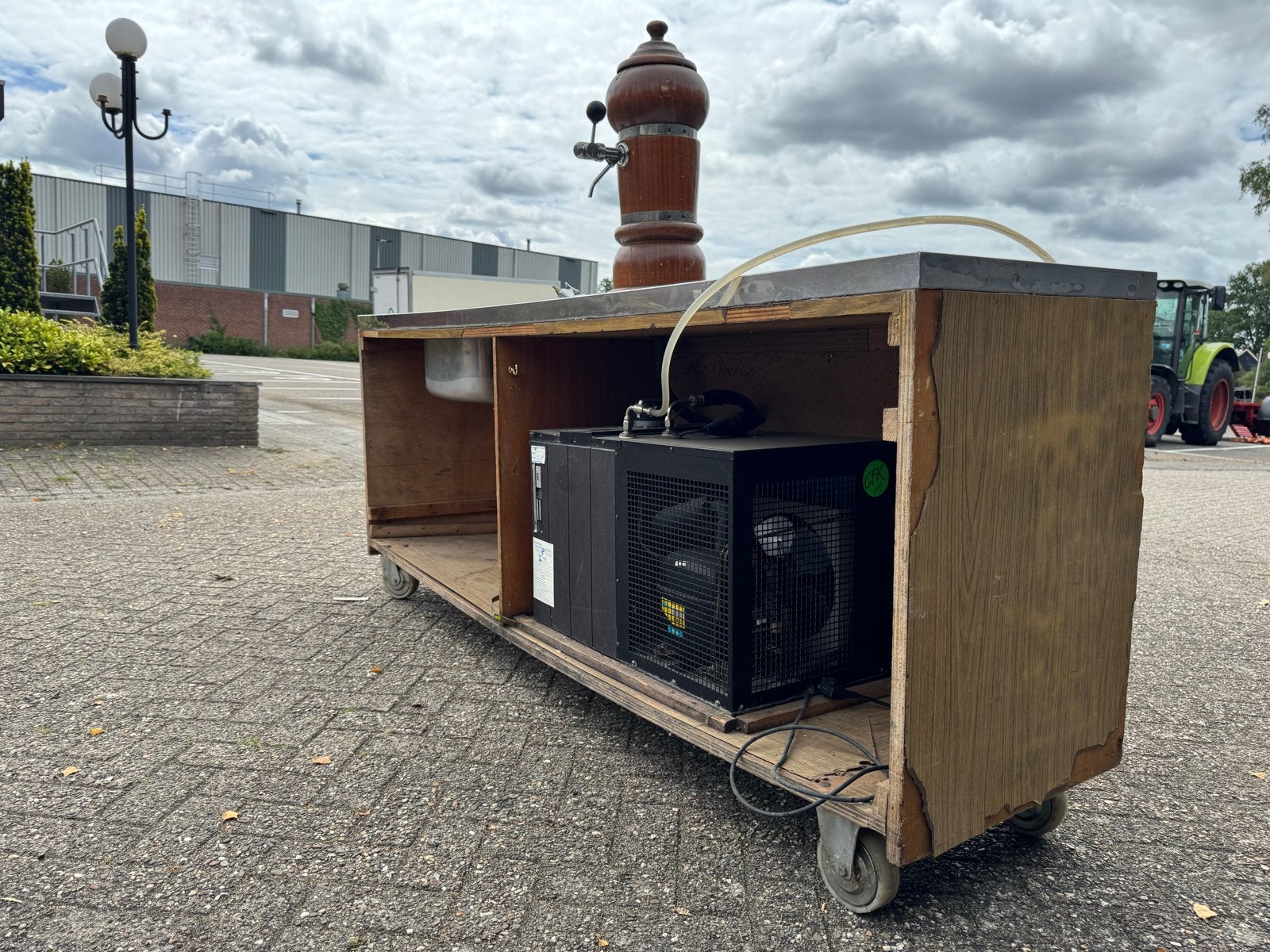 Mobiele bar met authentieke tap en koeling, Huis en Inrichting, Ophalen