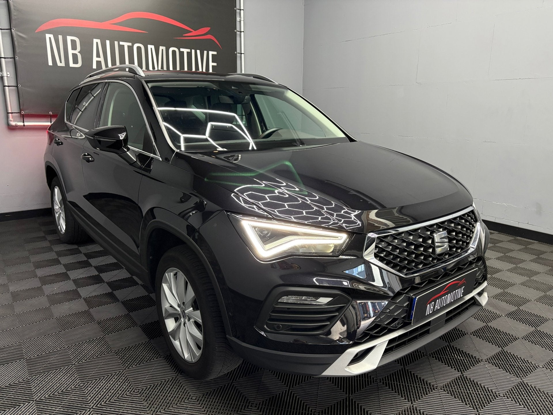 Seat Ateca 1.5 TSI Style Business Intense, 4 cilinders, Automatische klimaatregeling, Ateca, Zwart