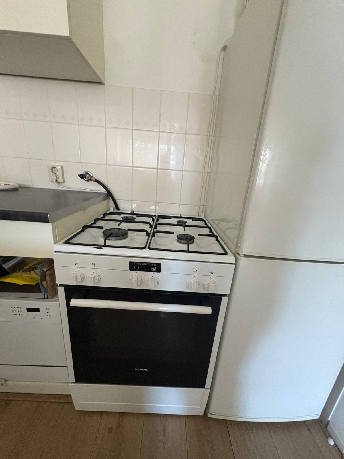 Fornuis SIEMENS, Witgoed en Apparatuur, Fornuizen, Zo goed als nieuw, Gas, Vrijstaand, 85 tot 90 cm