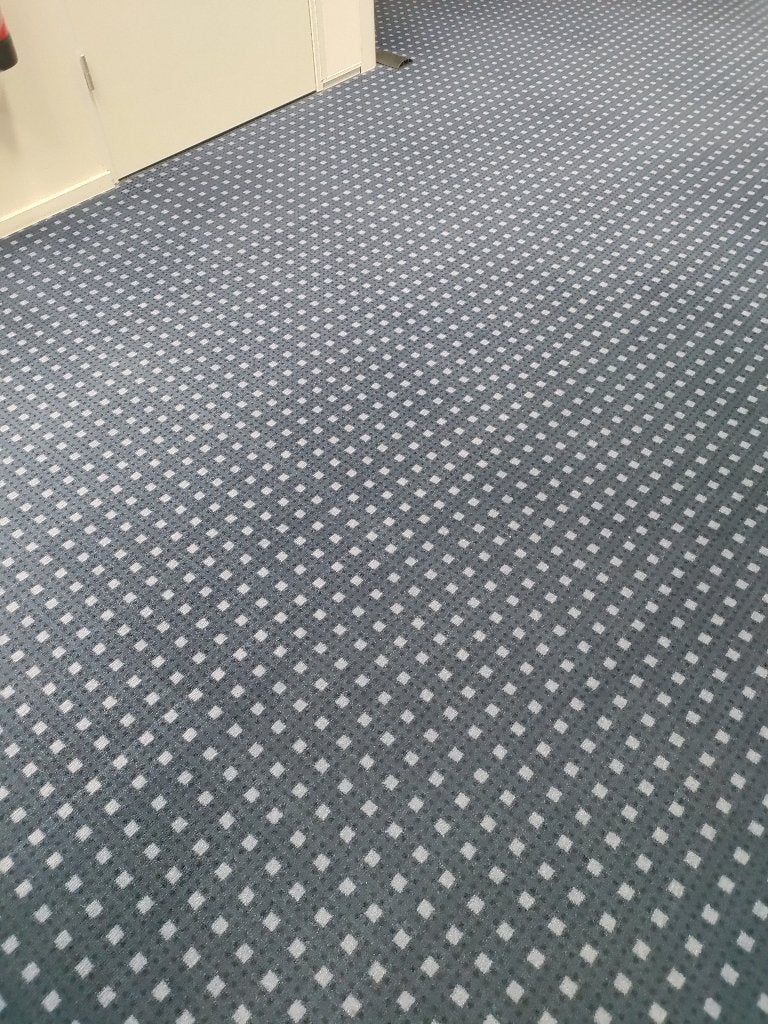 tapijttegels 50x50 blauw  ca 80 stuks, Ophalen, Gebruikt, Blauw, Kantoorvloer jaren 80