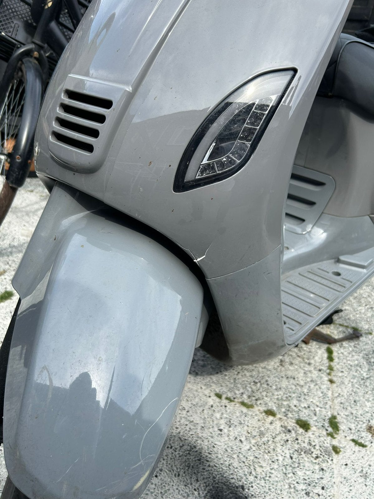 Agm vx50 geel kenteken led nardogrey, Ophalen, Maximaal 45 km/u, Zo goed als nieuw, Benzine