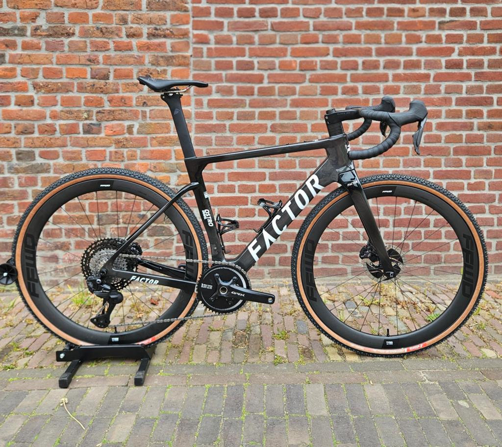 🔥Sale! Factor Ostro Gravel Shimano GRX Di2 inruil mogelijk, Fietsen en Brommers, Fietsen | Racefietsen, 28 inch, Carbon, Nieuw