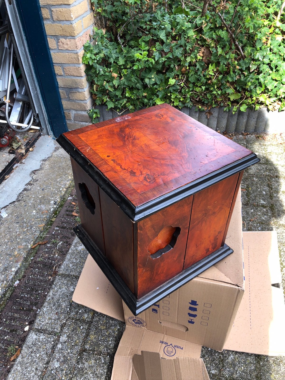 Oud dranken kastje, Antiek en Kunst, Ophalen
